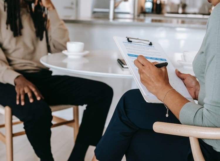 outsourcing vs offshoring