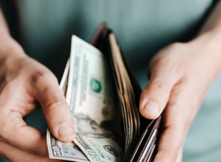 Outsourcing vs Offshoring: Cost