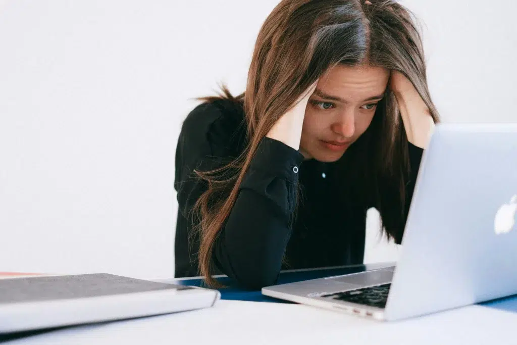 signs you are filtered out by an applicant tracking system